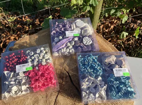 DECORATIE MATERIAAL PAARS WIT MIX BOX