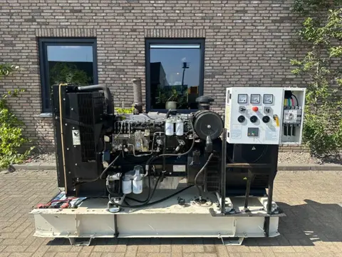 Perkins Stamford 100 kVA noodstroom generatorset (bj 2007)