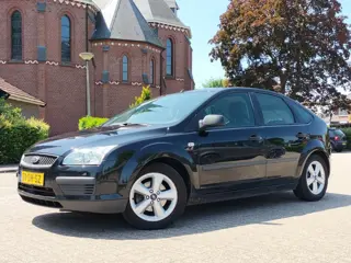 Ford Focus 1.6-16V Nieuwe APK (bj 2006)