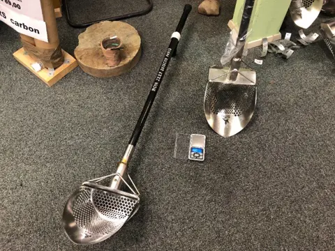 Recreatie zeef RVS Carbon 30mm 125 cm Metaaldetector