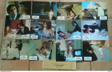 LA VIE DE FAMILLE lobbycard set.