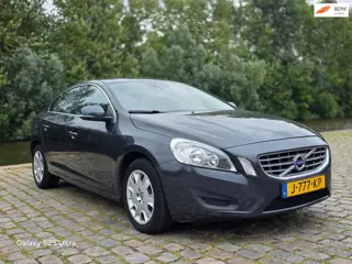 Volvo S60 1.6 T3 Kinetic 2e eigenaar lage km airco cruis control navigatie parkeer sensor
