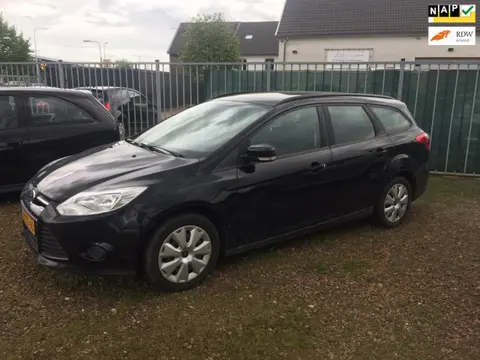 Ford Focus Wagon 1.0 EcoBoost Trend NWE DISTRIBUTIERIEM & WATERPOMP , AIRCO , NWE APK , INCL AFLEVER