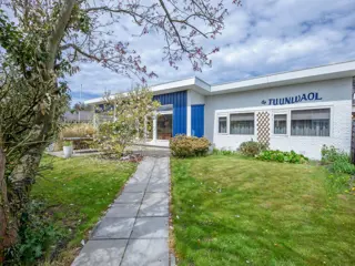 Heerlijk ruim huis met 2 badkamers en een riante tuin