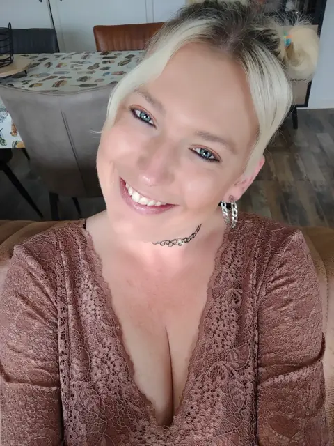 Schatje1993 (31) #Zwolle, NL Heey ondeugd! 😈