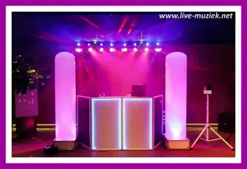 De feest en party DJ drive-in show DJ karaoke show