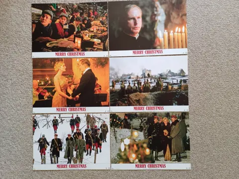 MERRY CHRISTMAS( Joyeux Noël ) lobbycard set.