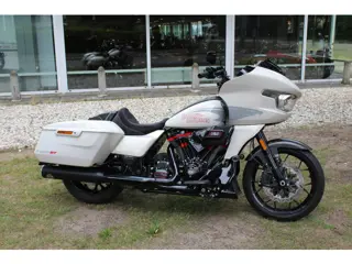 Harley-Davidson Road Glide  Road Glide Cvo