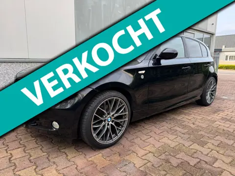BMW 1-serie 116i High Executive ( AIRCO + AUTOMAAT + NW APK )