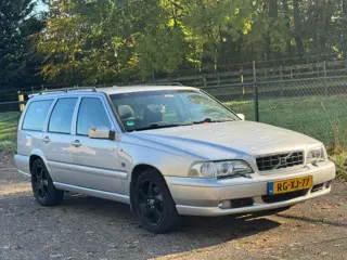 Volvo V70 2.5 T Exclusive / ZIE TEKST /