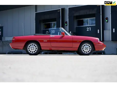 Alfa Romeo Spider 2.0