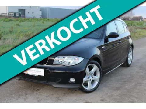 BMW 118i AUTOMAAT / NAVI / DAKRAAM / LMV / PDC / DEALER /VOL