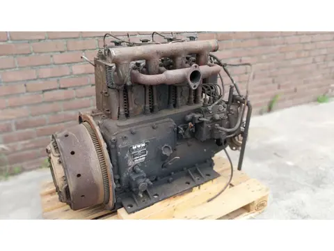MWM AKD 312 V 4 cilinder diesel engine