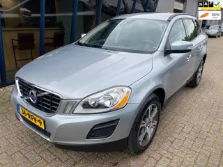 Volvo XC60 2.0T Kinetic NL-AUTO / NAVI / PDC / TREKHAAK