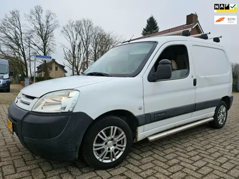 Citroen Berlingo 1.4i Benzine met Trekhaak, LMV en 142000 km NAP !