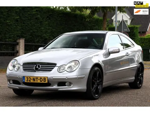 Mercedes-Benz C-klasse Sportcoupé 180 K. | CLIMA | CRUISE| PDC | TREKHAAK | NAP | MOOIE GOED ONDERHO