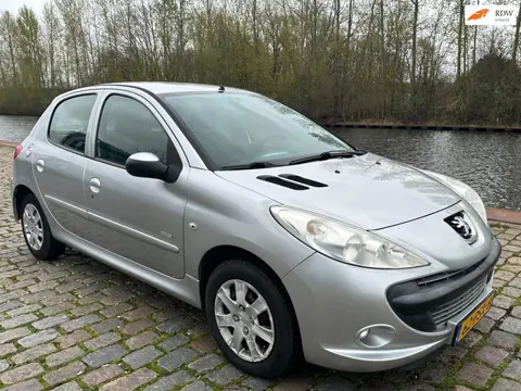 Peugeot 206 + 1.4 Millesim 200 nw apk airco elektrische ramen cv op afs