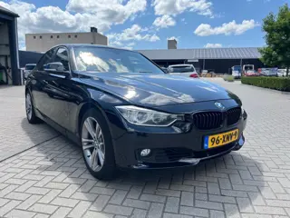 BMW 3-serie 320i High Executive