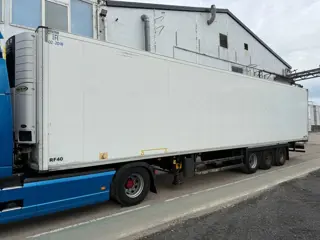 Schmitz Cargobull Schmitz Cargobull PRICES FROM €6950 TO €8950,- 40 X CARRIER 1850 MT D/E SAF AXELS