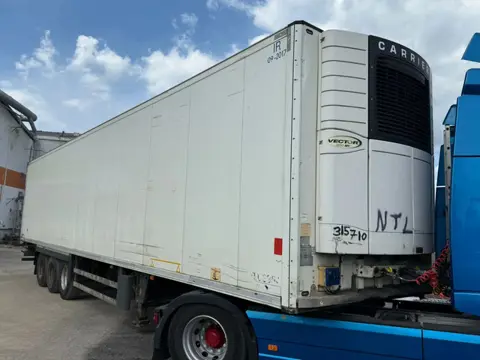 Schmitz Cargobull Schmitz Cargobull PRICES FROM €6950 TO €8950,- 40 X CARRIER 1850 MT D/E SAF AXELS