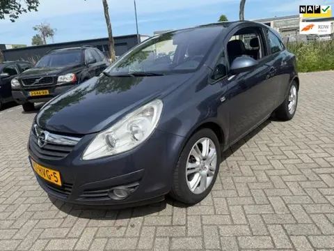 Opel Corsa 1.4-16V Cosmo VERKOCHT