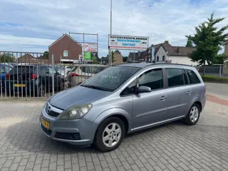Opel Zafira 1.8 Executive Automaat.