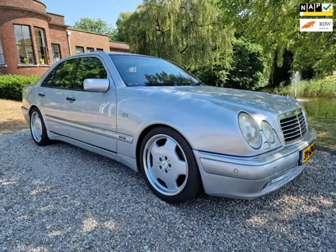 Mercedes-Benz E-klasse E50 / E55 AMG FULL-OPTiON nieuwe LAK