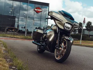 Harley-Davidson FLHX Street Glide Solid Colour (bj 2024)