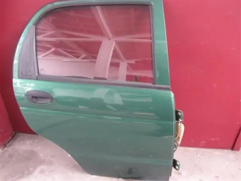 Daewoo Matiz rechtsachter Portier Kleur groen metallic