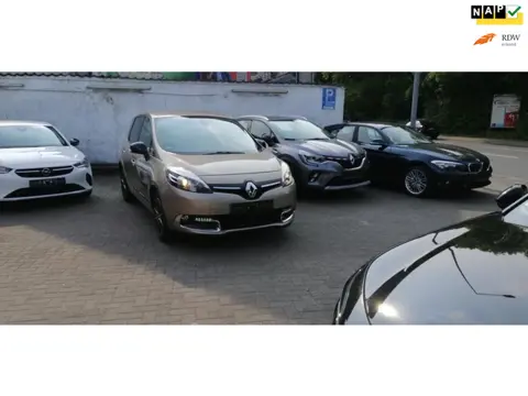 Renault Scénic 2.0 Bose Automaat , navi, trekhaak, deels leder, lm