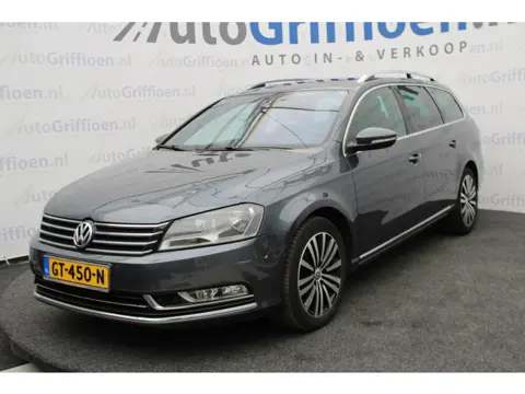 Volkswagen Passat Variant 1.4 TSI Highline BlueMotion nette station met leer en trekhaak