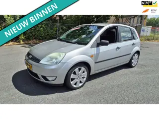 Ford Fiesta 1.3 Futura LEUKE AUTO RIJDT EN SCHAKELT GOED