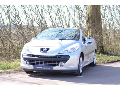 Peugeot 207 CC 1.6 VTi