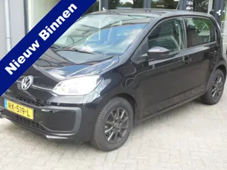 Volkswagen up! 1.0 BMT move up! Staat in De Krim (bj 2018)