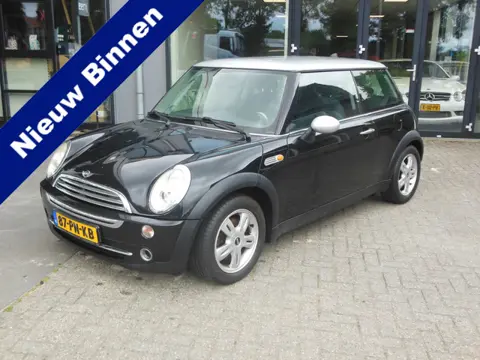 MINI Mini 1.6 One Pepper Staat in De Krim (bj 2004)