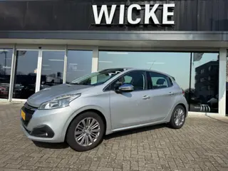 Peugeot 208 1.2 PureTech Allure Navigatie Clima PDC Cruise control