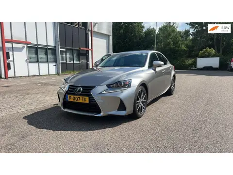 Lexus IS 300h Hybrid