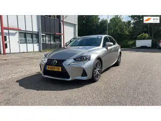 Lexus IS 300h Hybrid