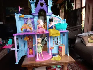 DISNEY , prinsessenkasteel - + prinsessen