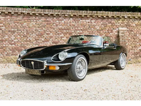 Jaguar E-Type V12 Roadster "Manual gearbox" Wonderful driver's car with manual transmission and a/c,
