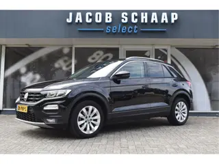 Volkswagen T-Roc 1.5 TSI Style Automaat / Navigatie / Adap. Cruise / Trekhaak / PDC v+a / Camera / 1