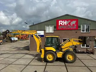 Komatsu WB97S-5E0 (bj 2012)