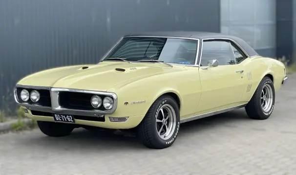 PONTIAC FIREBIRD Formula 400 V8 6.6 liter Automaat