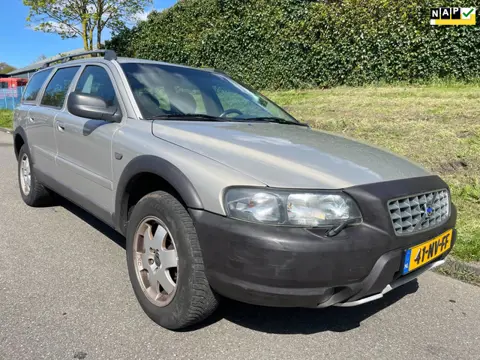 Volvo XC70 2.5 T AWD Geartronic BENZINETANK LEK