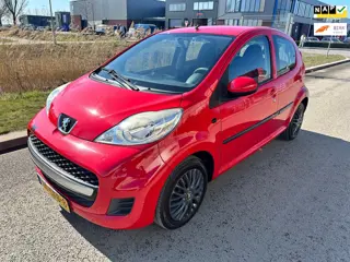 Peugeot 107 1.0-12V XS 5 deurs/2001/ORIGINEEL NL/87.000 KM NAP!! RIJDT EN SCHAKELT PERFECT.