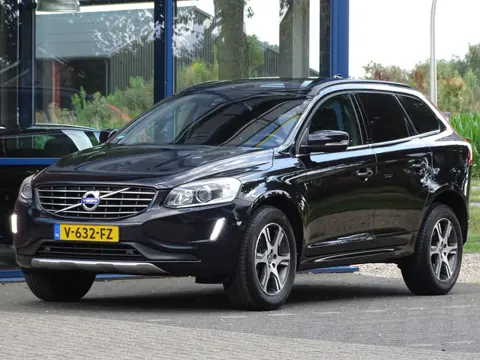 Volvo XC60 momentum half leer (bj 2015, automaat)