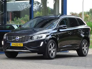 Volvo XC60 momentum half leer (bj 2015, automaat)
