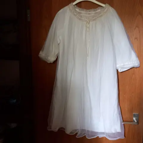 Nachtpon, - maat : 40 - 44?