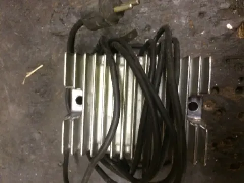 Harley regulator accel xl sportster '84-'90 (2 pins) chroom