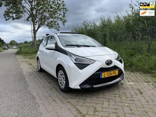 Toyota Aygo 1.0 VVT-i x-play cabrio, Apple Carplay, Camera, Bluetooth, Navigatie, 1e eig en Dealer o